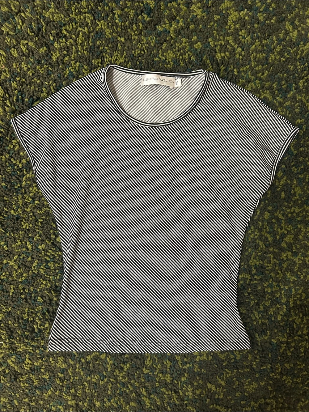 Urban&Co Vintage Striped Baby Tee